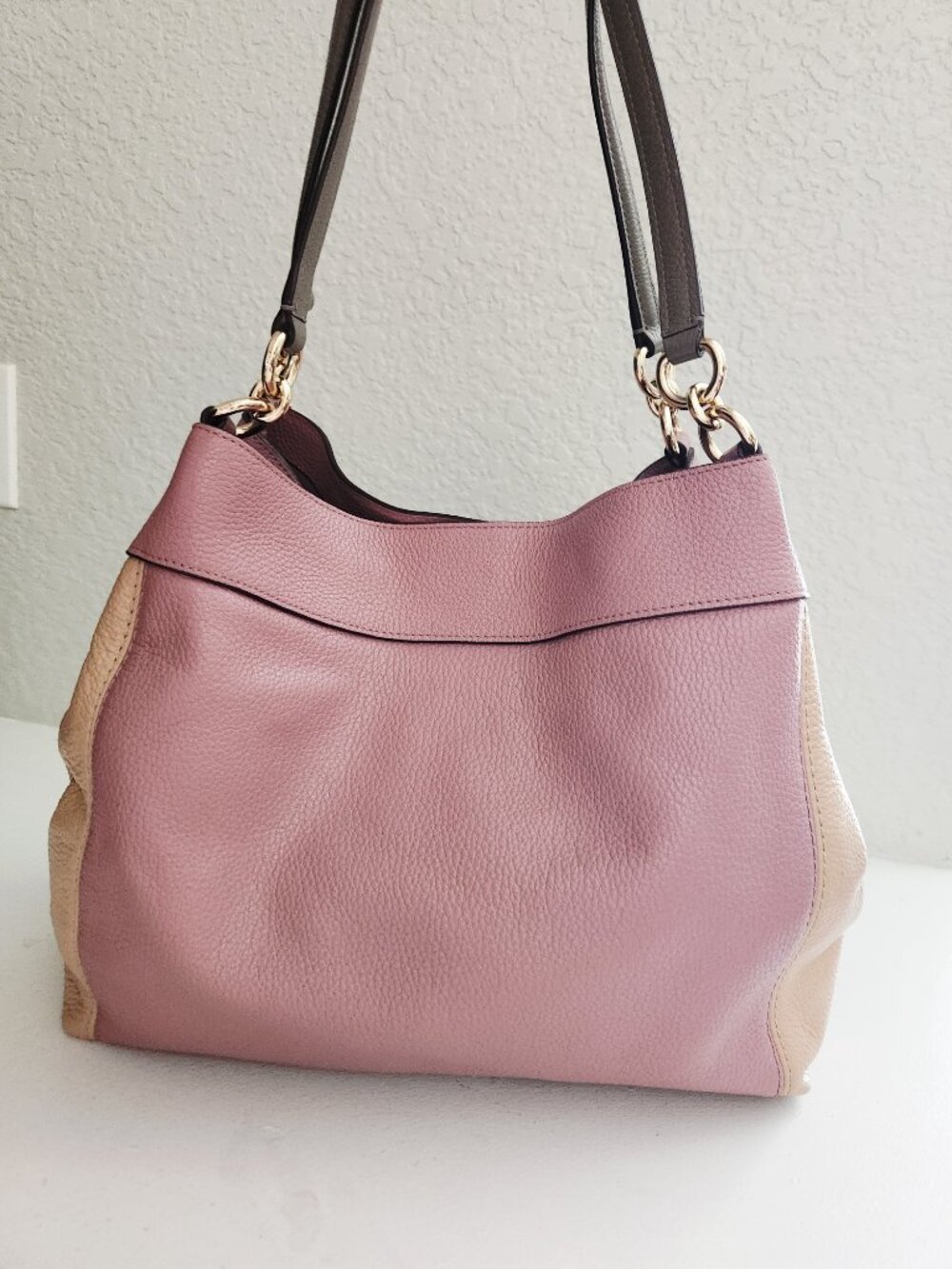 Like New Rare Coach Two-Tone Pink & Tan Leather Shoulder Bag Purse - Picture 3 of 14